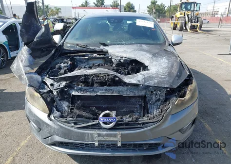 2017 Volvo S60 T6 R-Design Platinum из США, поврежденный, VIN YV149MTS7H2438245